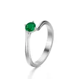 Pierścionek z białego złota ze szmaragdem AJPZ_057